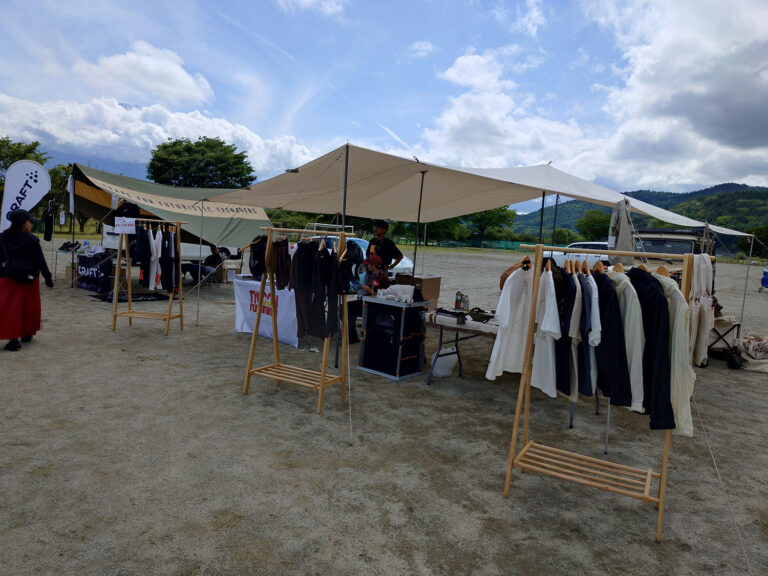 会場の出店ブース